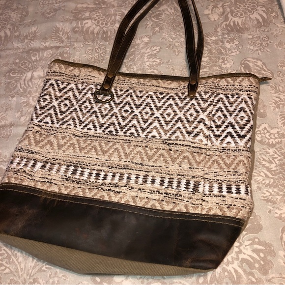 Myra Bag Boho Tribal Rug & Brown Leather Tote Bag - Picture 15 of 16